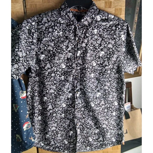 2 Rugby University Men's Shirt's Button Size S/M Santa Dogs/Skull Flag Prints. - Picture 2 of 15